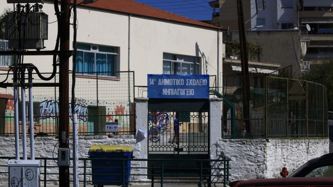 Πρόσληψη επιπλέον 15 σχολικών καθαριστριών και τεστ Covid σε προσωπικό του 14ου με χρήματα του Δήμου ανακοίνωσε ο Θ.Μουριάδης