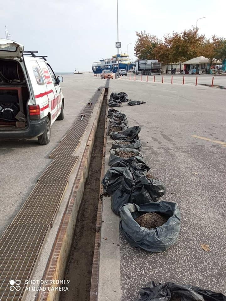 Καθαρισμός φρεατίων-αγωγών ομβρίων υδάτων στα λιμάνια της Θάσου