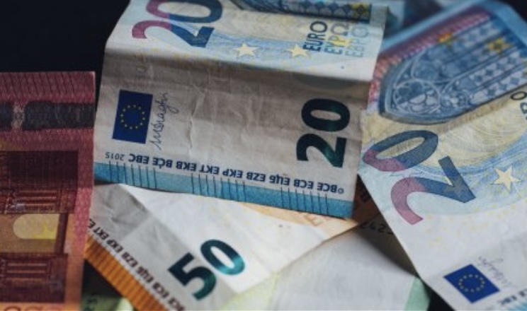 Σήμερα καταβάλλεται η αποζημίωση ειδικού σκοπού για 5.001 δικαιούχους