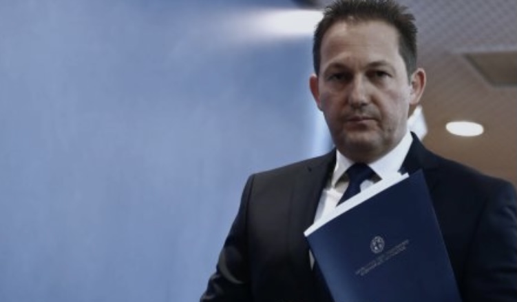 Πέτσας: Με τον κωδικό 6 θα πάμε στα γιορτινά τραπέζια – Δεν αποκλείονται τοπικά lockdown