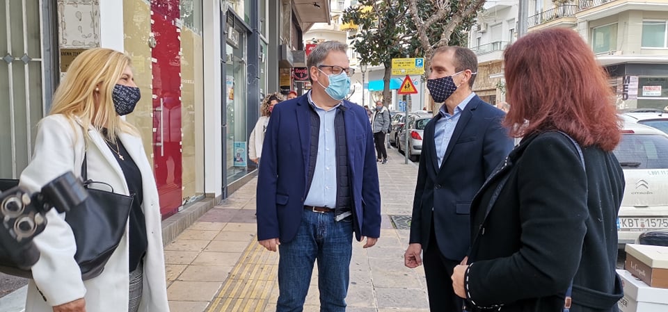 Στην αγορά της Καβάλας με στελέχη της Διεύθυνσης εμπορίου ο Αντιπεριφερειάρχης Κώστας Αντωνιάδης