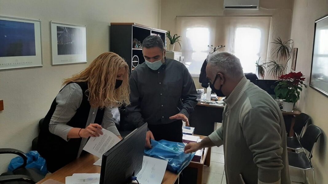 Ολοκληρώθηκε η παράδοση των tablets και των καρτών internet στα σχολεία Δευτεροβάθμιας Εκπαίδευσης του Δήμου Παγγαίου