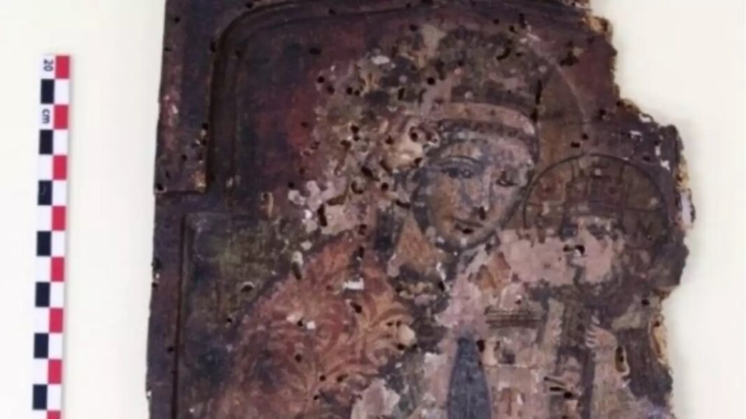 Δράμα: Έναν θρησκευτικό θησαυρό αποκάλυψε θάνατος μητέρας και γιου – Έκρυβαν 380 εικόνες (pics)