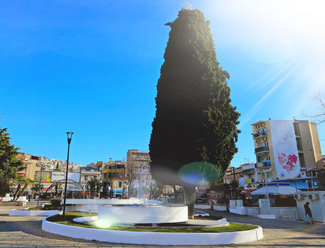 Απάντηση απο τον Δήμο Καβάλας για τις ώρες λειτουργίας συντριβανιού στην πλατεία Ελευθερίας