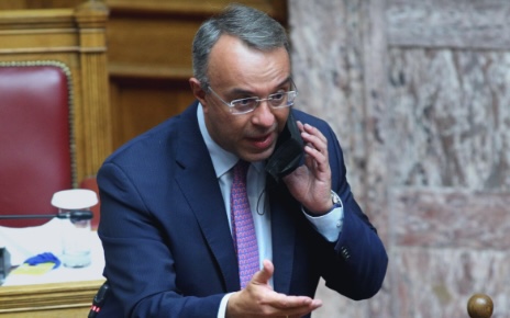 Ενεργοποιείται το Plan B: Μέτρα-γέφυρα από την κυβέρνηση έως τον Ιούνιο – «Μαξιλάρι» 11 δισ. ευρώ