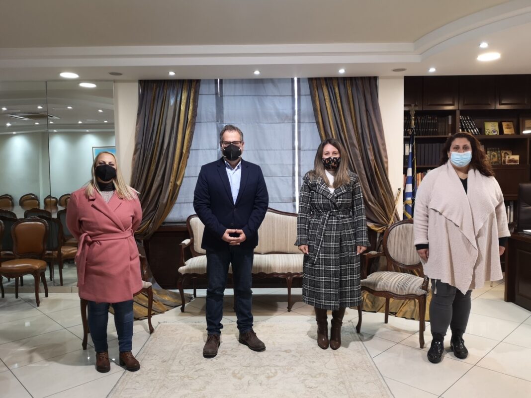 Συνάντηση του Αντιπεριφερειάρχη Καβάλας με τους εργαζομένους του προγράμματος κοινωφελούς εργασίας
