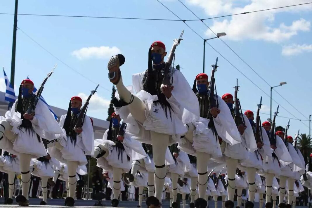 Παρέλαση 25ης Μαρτίου: Δέος και συγκίνηση (pics, video)