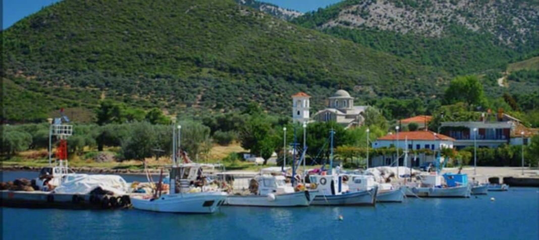 Πάλι “καθάρισε” ο Μακάριος- Το Υπουργείο Ναυτιλίας ενέκρινε την αποκατάσταση των βαθών του αλιευτικού καταφυγίου στη Σκάλα Ραχωνίου
