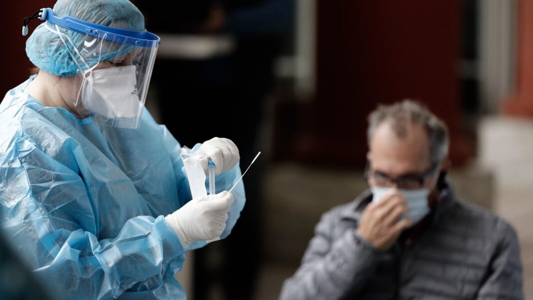 ΕΟΔΥ: 5 νέα κρούσματα κορονοϊού στη Θάσο και 52 στη Καβάλα για σήμερα 15/4
