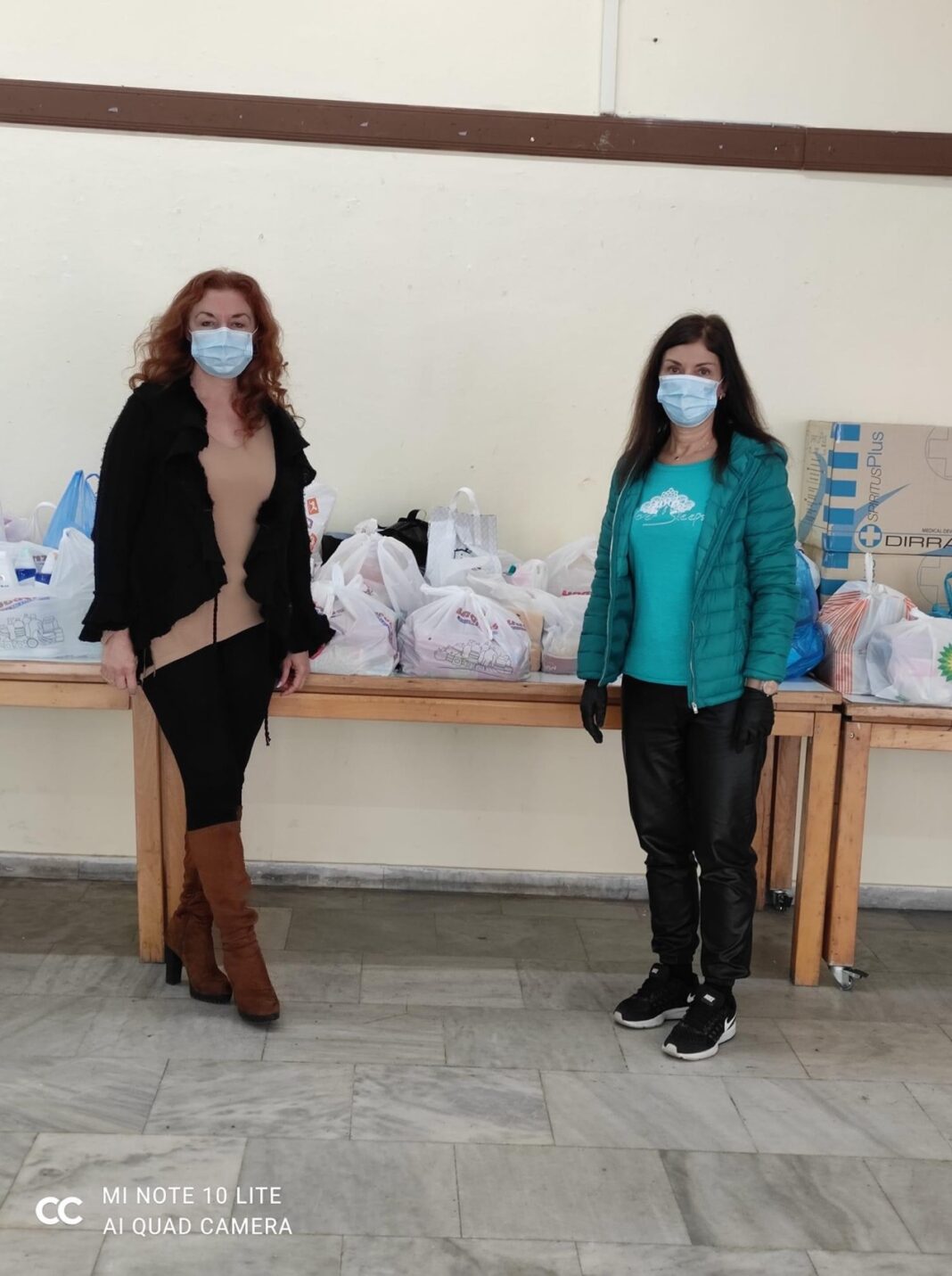 Και η Λέσχη Ποντίων Καβάλας παρέδωσε τρόφιμα για οικογένειες που τα έχουν ανάγκη