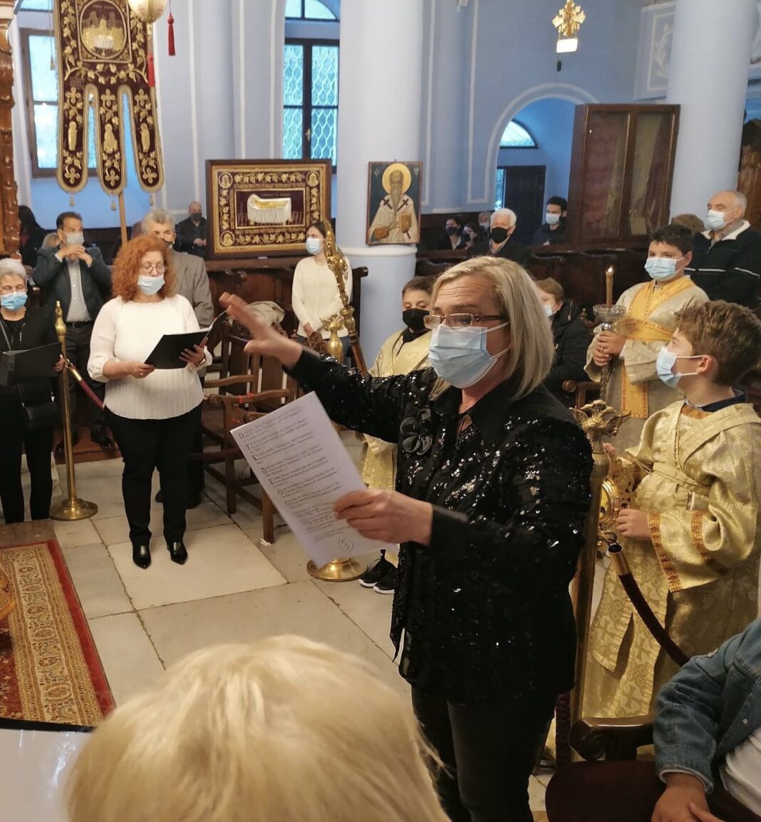 Όπως κάθε χρόνο έτσι και φέτος η χορωδία του Δήμου Θάσου έψαλε τα εγκώμια την Μεγάλη Παρασκευή