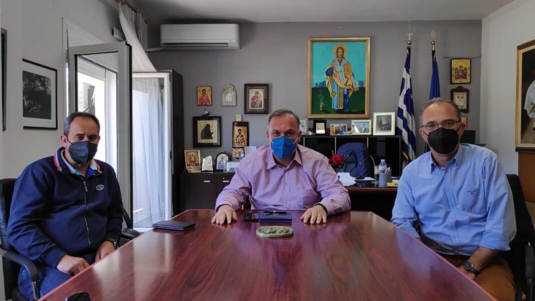 Συνάντηση του Δημάρχου Θάσου για την έναρξη της τουριστικής περιόδου στη Θάσο