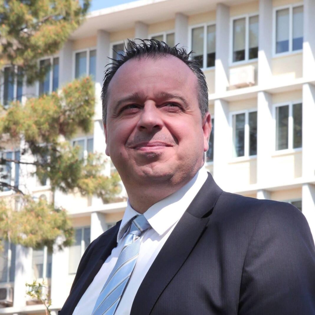 Ανεξαρτητοποίηση απο την Περιφερειακή Σύνθεση του Μιχάλη Αμοιρίδη