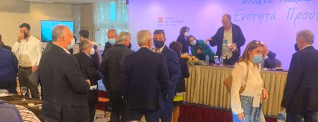 Πήγαν να πιαστούν στα χέρια στην συνεδρίαση της Κ.Ε του ΚΙΝΑΛ – Φυγαδεύτηκε η Φώφη Γεννηματά