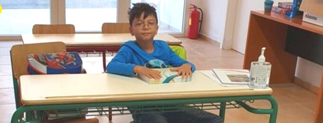 Ο 9χρονος μαθητής που θα παρελάσει… μόνος του για την 28η Οκτωβρίου – Σε ποιο νησί του Ιονίου ζει