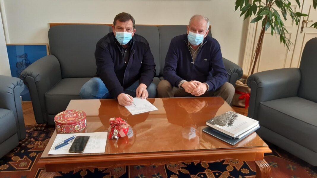 Υπογραφή της σύμβασης του έργου “Ανακατασκευή οδών Κύπρου και τμήματος Εθνάρχου Μακαρίου”