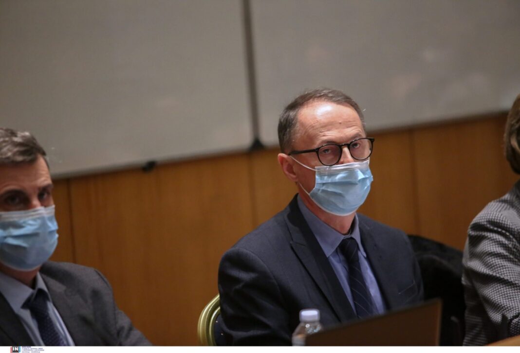 Αυτά είναι τα βασικά συμπτώματα των ασθενών που έχουν την παραλλαγή “Όμικρον” – Τι δήλωσε ο Νίκος Σύψας