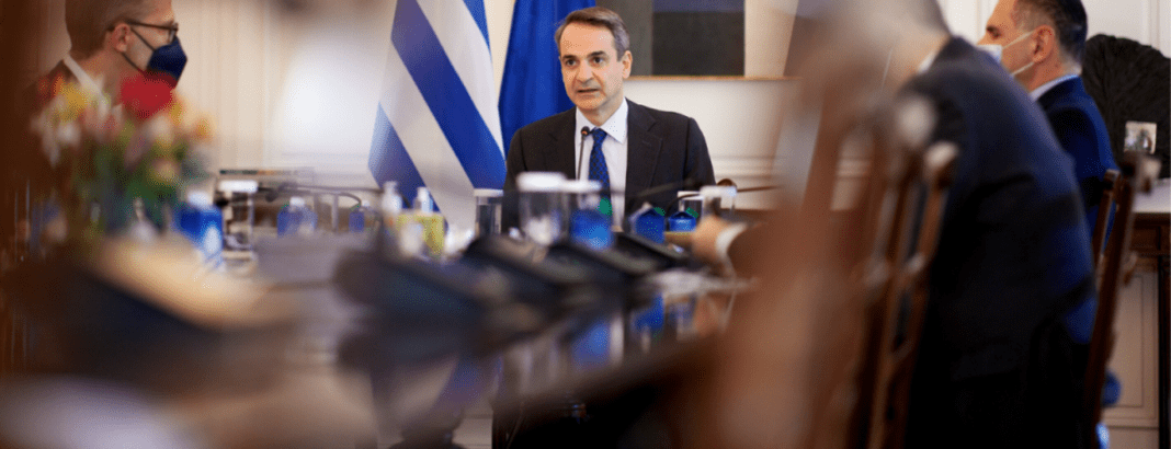 H «καταιγίδα» της Όμικρον φέρνει νέα μέτρα ανακούφισης – Νοικοκυριά, επιχειρήσεις και εργαζόμενοι σε προτεραιότητα για την κυβέρνηση
