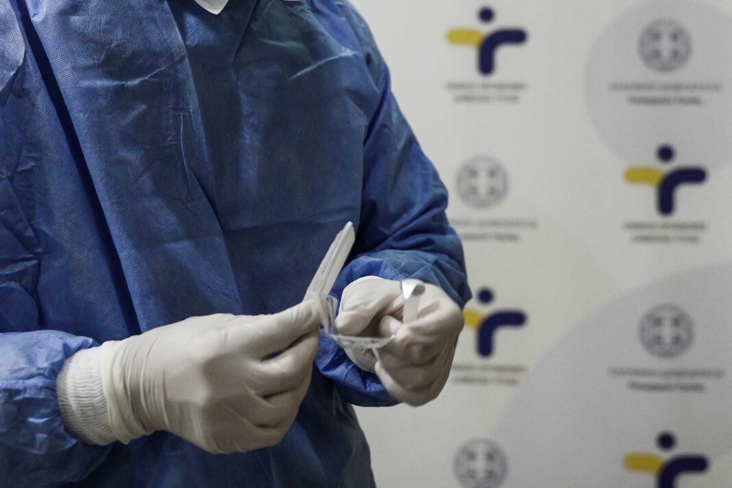 Νέα μελέτη Τσιόδρα – Λύτρα: Ο εμβολιασμός απέτρεψε περίπου 20.000 θανάτους – Τα στοιχεία για την αποτελεσματικότητα