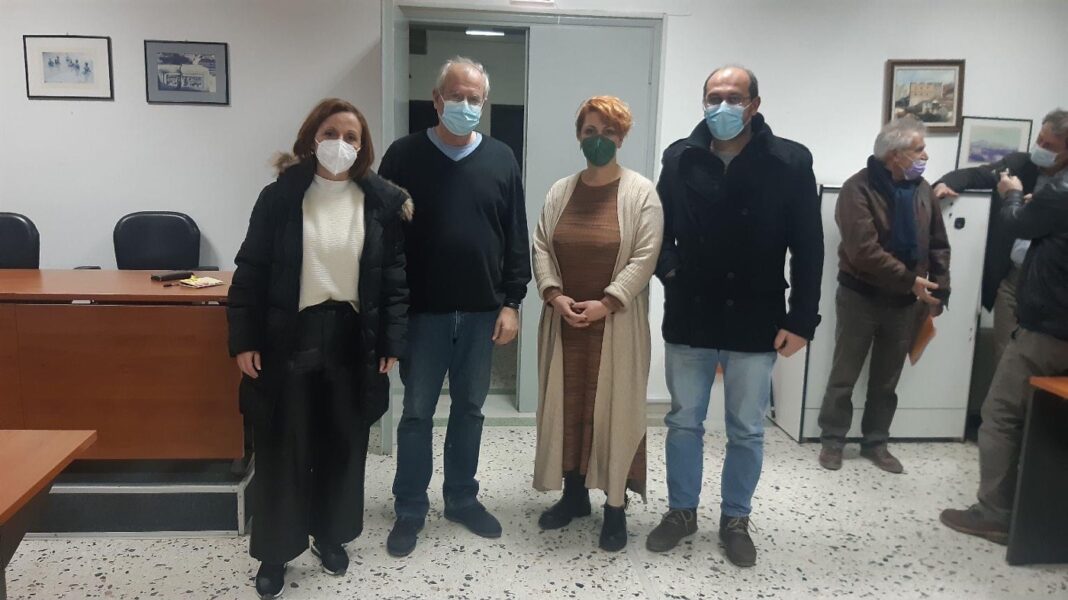 Συνάντηση του Δημάρχου Καβάλας, Θόδωρου Μουριάδη, με τους Συλλόγους Γονέων και Κηδεμόνων του Γυμνασίου και του Λυκείου Κρηνίδων