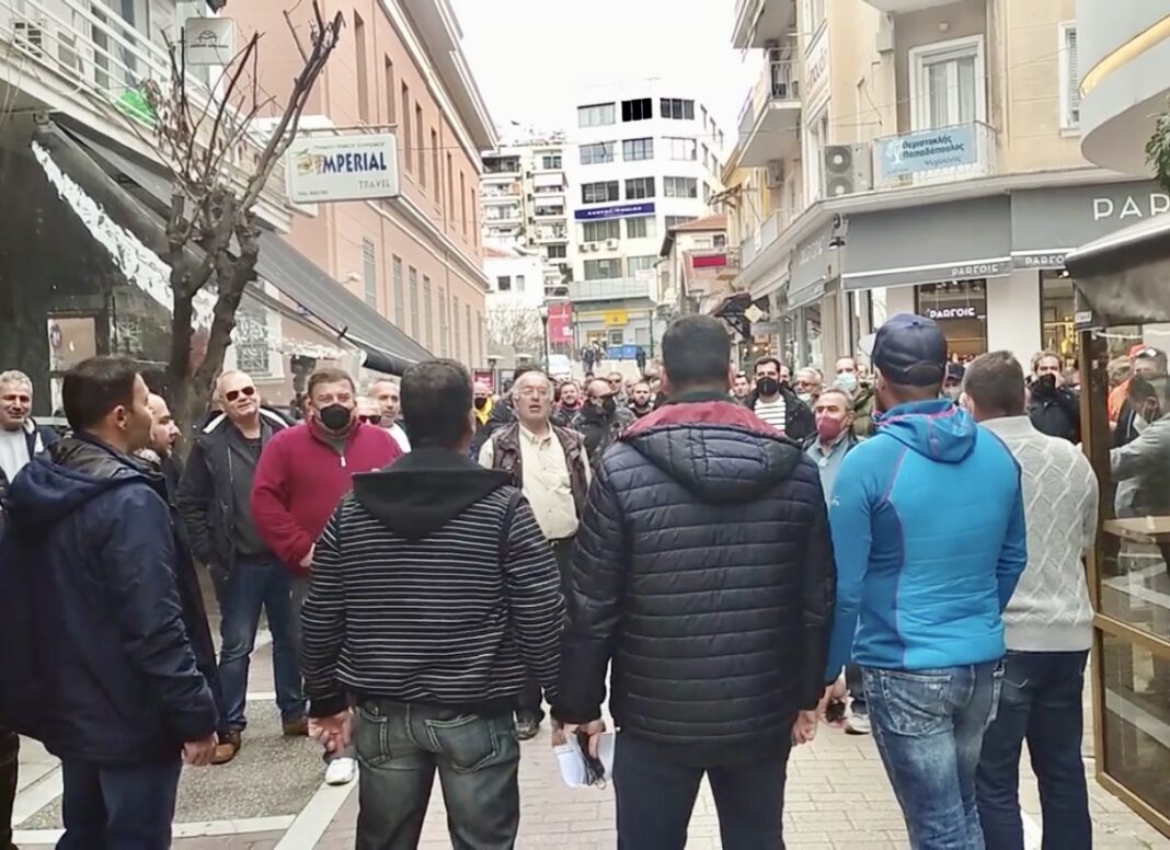Συγκέντρωση διαμαρτυρίας εκπρόσωπων αγροτικών και κτηνοτροφικών συλλόγων Καβάλας και Δράμας