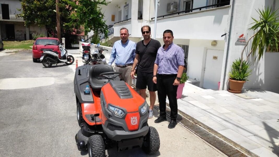 Παράδοση ενός Τρακτέρ Χώρου Πρασίνου στον Αθλητικό Όμιλο “Θεαγένης Θάσου”