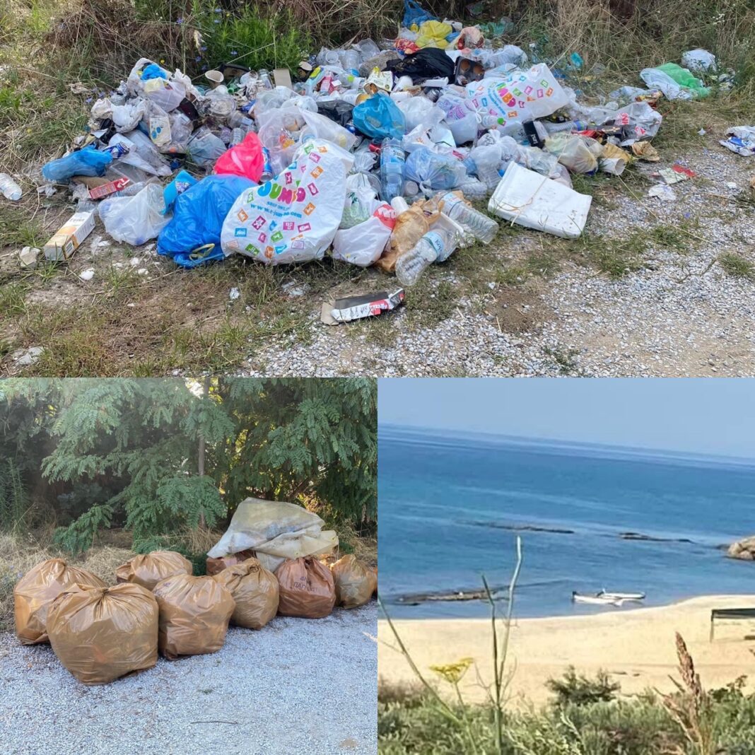 Ασυνείδητοι πετάνε σκουπίδια στην παραλία του Ελαιοχωρίου- Άμεση η επέμβαση του τμήματος καθαριότητας