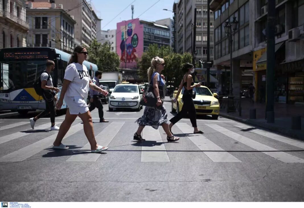 Κορονοϊός: Ανοιχτό το ενδεχόμενο να αλλάξει «το σκηνικό» της πανδημίας τον Σεπτέμβριο