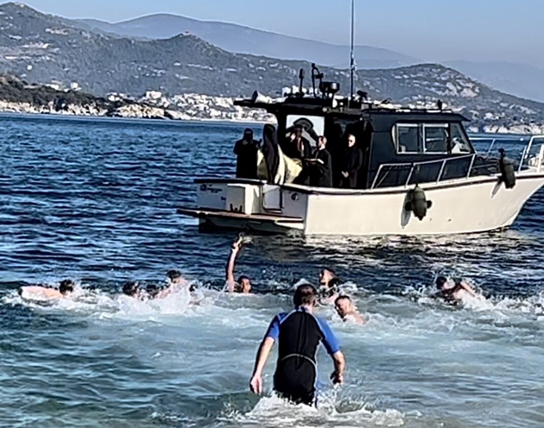 Παρουσία πολλών πιστών έγινε ο εορτασμός των Θεοφανείων στη Νέα Ηρακλείτσα- Video