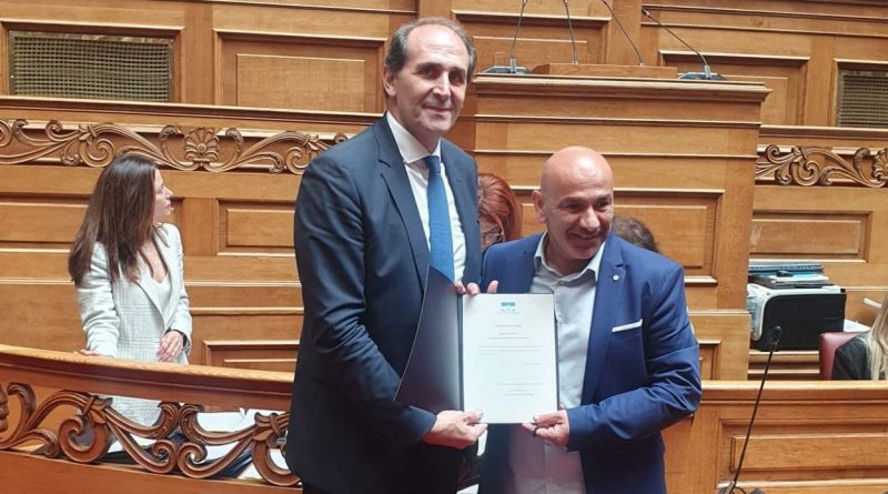 Αιμοδοσία στη Βουλή με αποτύπωμα Καβάλας