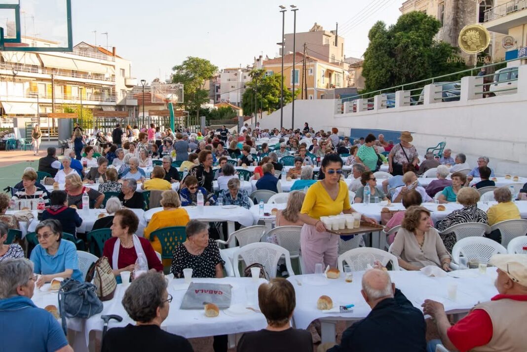 Γλέντησαν με την ψυχή τους τα μέλη των ΚΑΠΗ του Δήμου Καβάλας