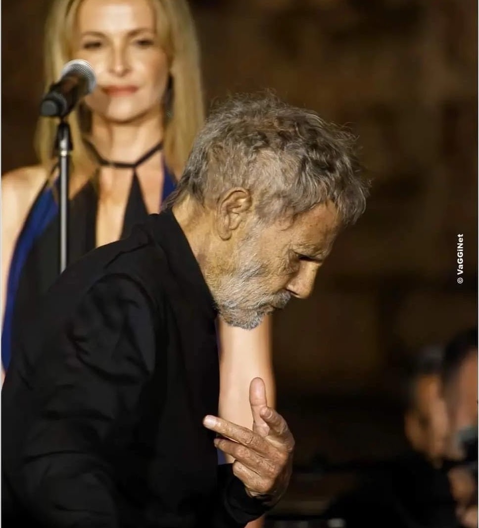 Ταξίδι στο Φως- Τη Δευτέρα 7 Ιουλίου το Αρχαίο Θέατρο Φιλίππων θα πλημμυρίσει με τις διαχρονικές μελωδίες του Σταύρου Ξαρχάκου