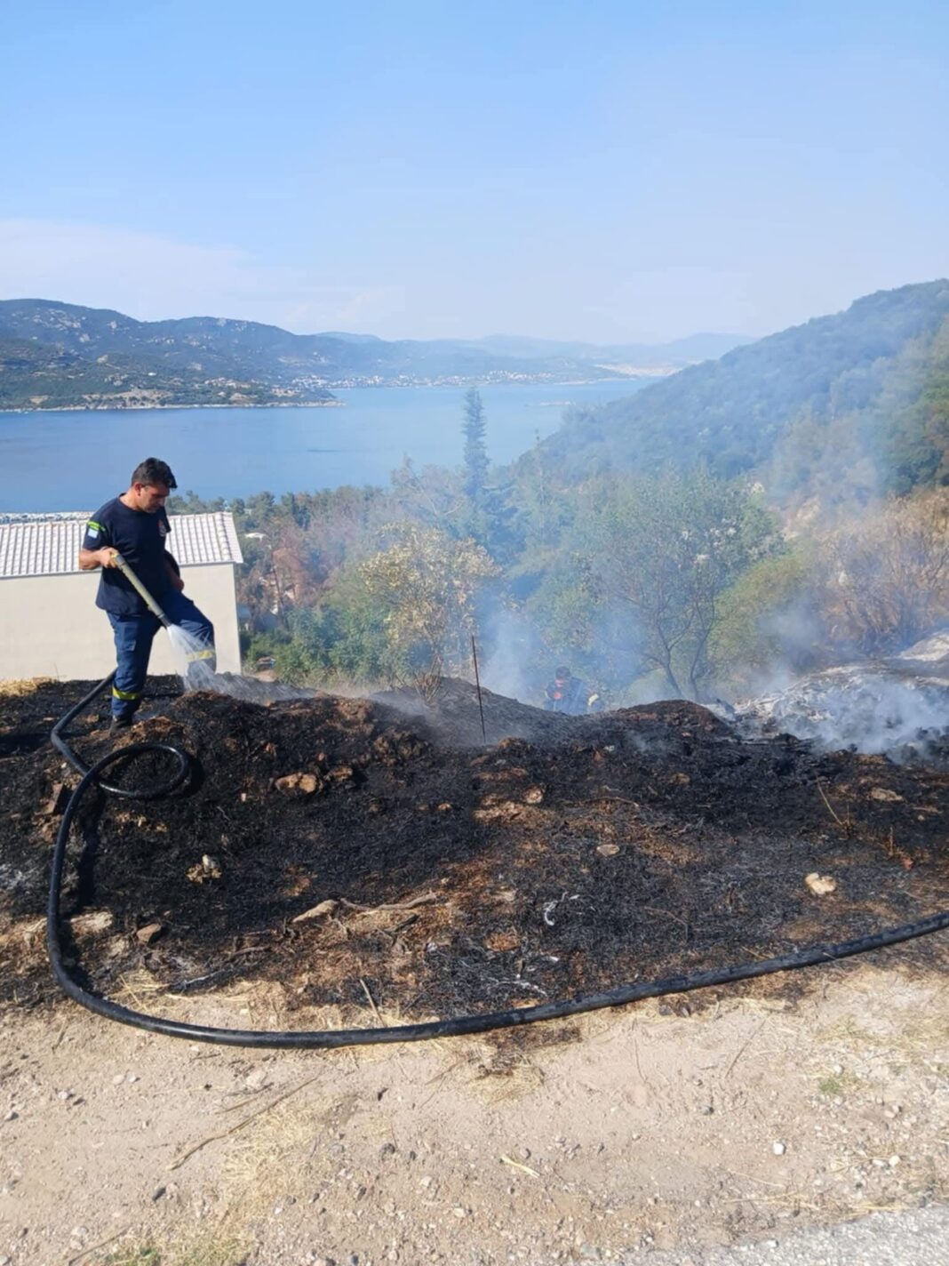 Φωτιά στο ύψωμα της Νέας Ηρακλείτσας