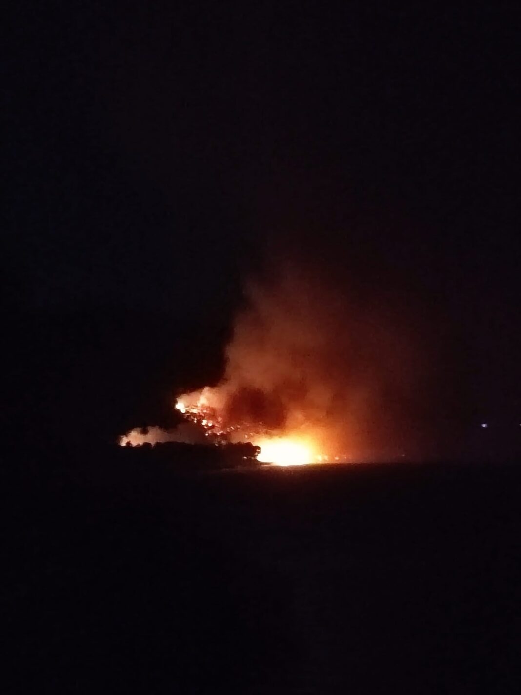 Σε πλήρη κινητοποίηση ο Δήμος Θάσου για τη φωτιά – Ανοιχτή γραμμή επικοινωνίας για τους πολίτες