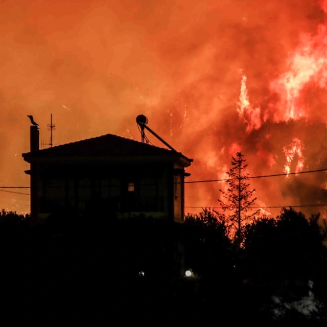 Ποιοι έβαλαν τις φωτιές τις τελευταίες ώρες – Τα στοιχεία που εξετάζουν οι Αρχές για εμπρησμούς