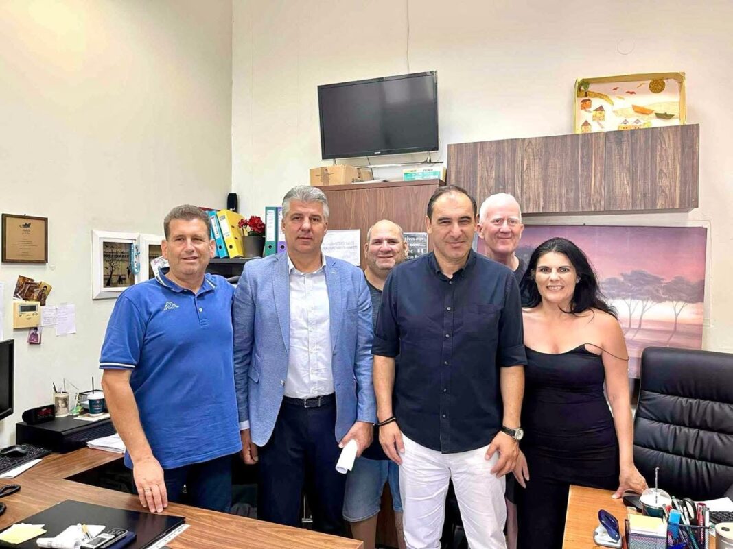 Στήριξη στο Σωματείο ΑμεΑ Δράμας με δέσμευση για νέα στέγη