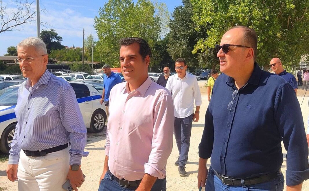 Στη δομή Ασημακοπούλου στην Καβάλα ο υπουργός Μετανάστευσης & Ασύλου Θ. Πλεύρης