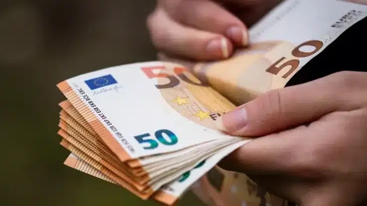 Ξεκίνησε η πληρωμή του επιδόματος των 250 ευρώ σε χιλιάδες συνταξιούχους