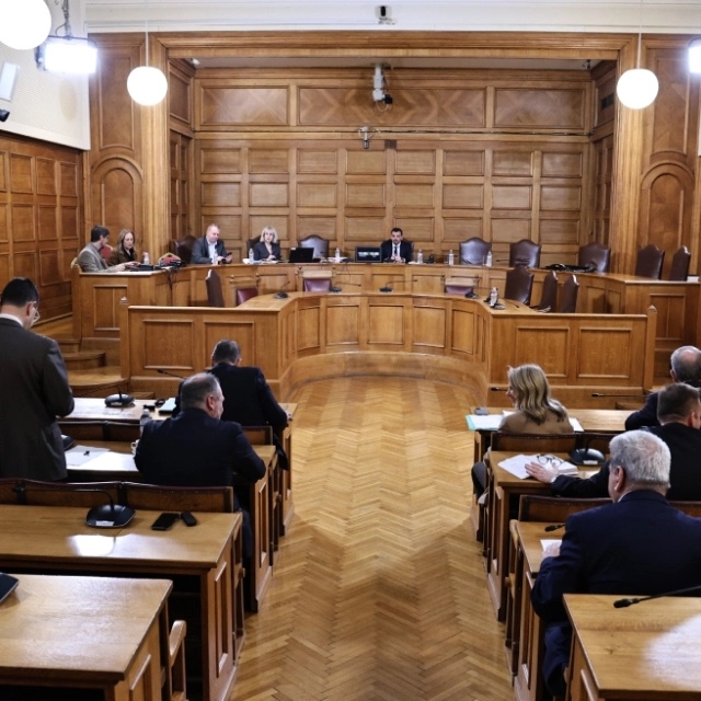 Πρώην αντιπρόεδρος του ΟΠΕΚΕΠΕ κατήγγειλε απευθείας αναθέσεις χωρίς έλεγχο