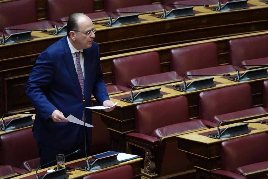 Μακάριος Λαζαρίδης για τις συλλογικές συμβάσεις εργασίας: Η κοινωνία συναινεί, η αντιπολίτευση καταψηφίζει
