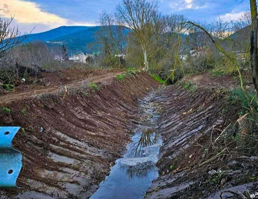Καθαρισμός ρεμάτων πλησίον του Αμυγδαλεώνα