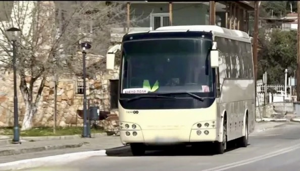 Καβάλα: 13χρονη παρασύρθηκε από λεωφορείο – Είναι σε κώμα με σοβαρές βλάβες στον εγκέφαλο, είπε η μητέρα της