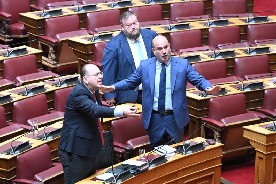 Βουλή: «Σφάχτηκαν» Κωνσταντοπούλου, Λαζαρίδης και Μαρκόπουλος και διακόπηκε η συνεδρίαση – Κακλαμάνης: Ντροπή αυτά που έγιναν