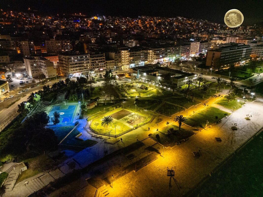 Ολοκληρώθηκε η τοποθέτηση νέων λαμπτήρων LED στο πάρκο Φαλήρου- Η συνολική παρέμβαση στην περιοχή προβλέπει τη φύτευση μεγάλων δέντρων και τον ευπρεπισμό των υπαρχουσών εγκαταστάσεων