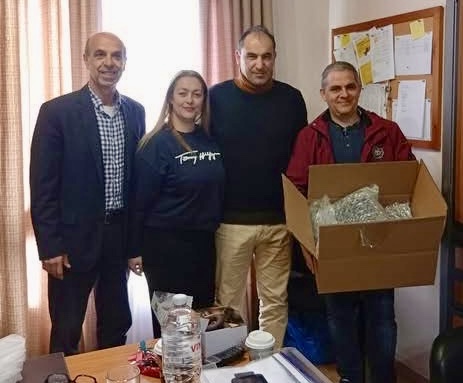 Δωρεά υπολογιστών σε σχολείο από τον Στέλιο Ιγνατιάδη