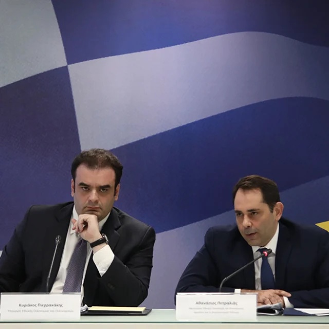 Fuel pass, diesel κίνησης και ακτοπλοϊκά εισιτήρια: Αναλυτικά όλα τα μέτρα στήριξης