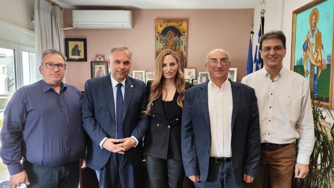 Επίσκεψη της Συντονίστριας του Γραφείου του Πρωθυπουργού στη Βόρεια Ελλάδα στο Δήμαρχο Θάσου