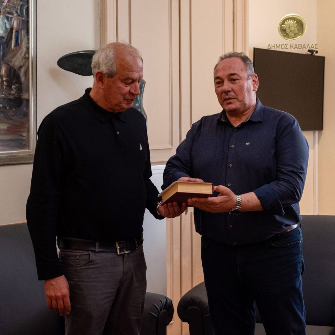 Ορκωμοσία του νέου Προέδρου της Δημοτικής Κοινότητας Πολυνέρου- Ο Πρόεδρος της ΔΕΥΑΚ, Απόστολος Χρόνης, αντικατέστησε τον εκλιπόντα Πρόεδρο του οικισμού, Σάββα Παπαδόπουλο