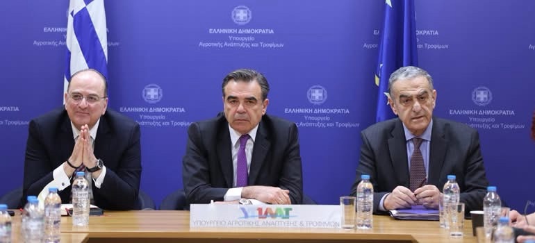 Ψυχραιμία, αυστηρή τήρηση των μέτρων και συνεχής στήριξη των πληγέντων το μήνυμα της έκτακτης σύσκεψη για τον αφθώδη πυρετό
