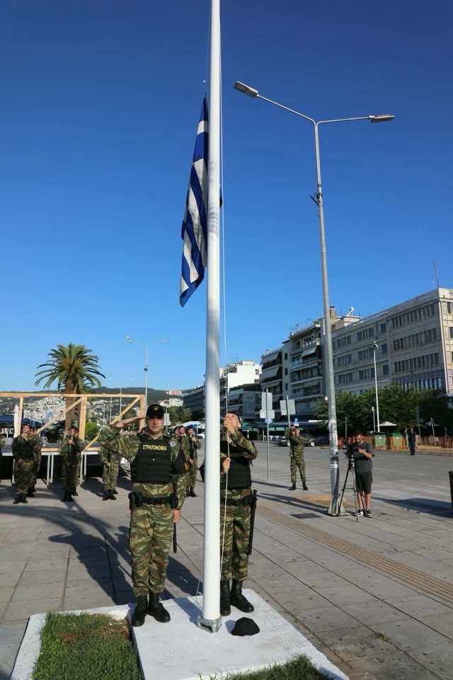 Ελευθέρια 2026: Παρουσία των αρχών η επίσημη έπαρση της σημαίας στην πλατεία Κανάρη